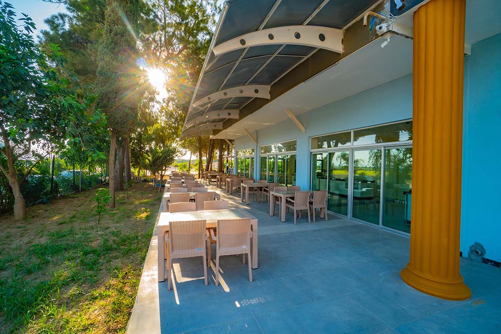 Prenses Sealine Beach Hotel restoran ve teras